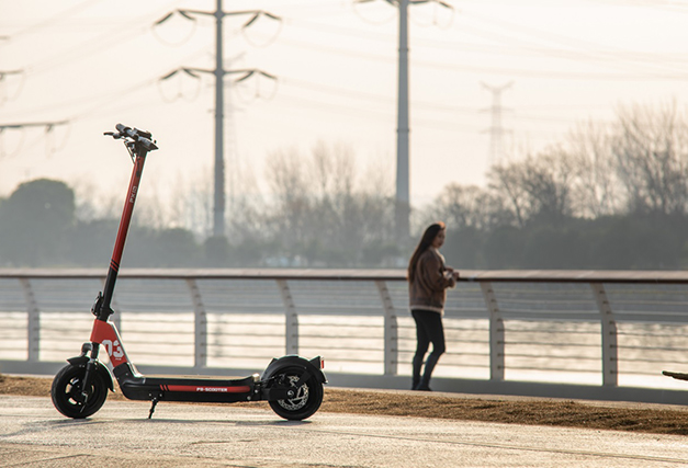 What Is the Difference Between an E-Bike and an E-Scooter?