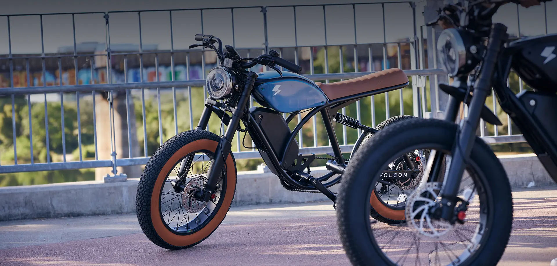 オートバイのように目を<br>引く電動自転車